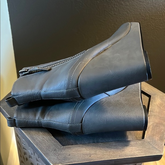 🛑 1 hour sale. Nine West, Size 7, Women's Gray Wedge Ankle Boots - Picture 8 of 9